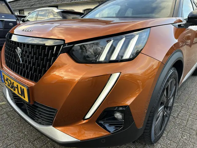 Peugeot 2008 1.2 Turbo 130 PK GT Pack 2021 Benzine 39