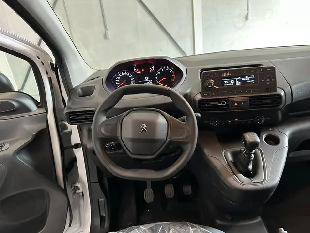 Peugeot Partner Tepee 1.2 PureTech 2024 Benzine 12