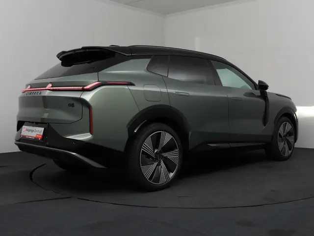 Lynk & Co 08 1.5 More 2025 Hybride Benzine 2