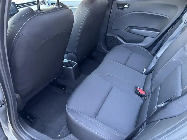 Mitsubishi Colt 1.6 HEV Intense 2026 Hybride Benzine 18