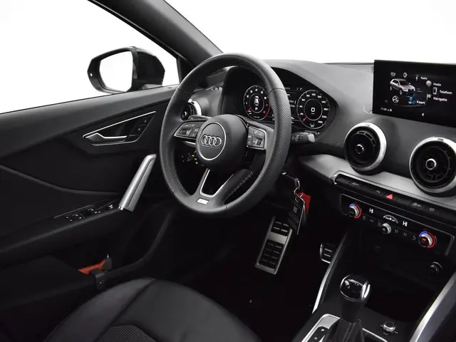 Audi Q2 35 Tfsi 150pk S-tronic S Edition 2024 Benzine 15