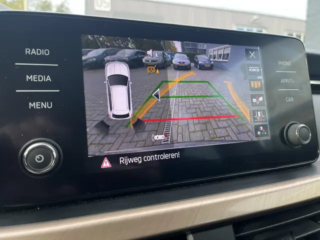 Škoda Kamiq 1.0 TSi DSG Style 2023 Benzine 18