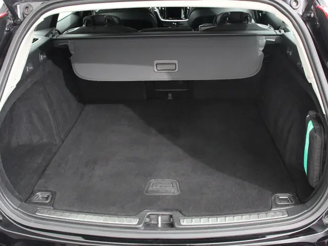 Volvo V60 2.0 B3 Automaat Momentum 2021 Benzine 24