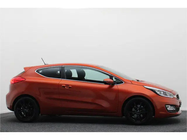 Kia pro_cee'd 1.6 GDI Business Pack 2013 Benzine 19