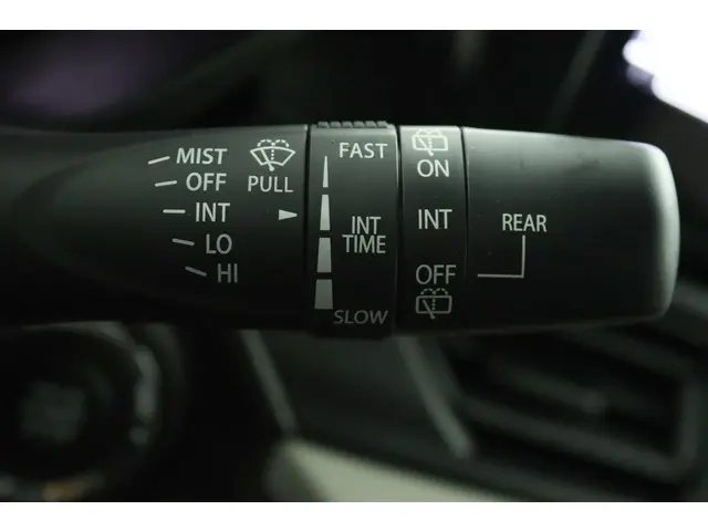 Suzuki Swift 1.2 Select Smart Hybrid 2025 Benzine 33