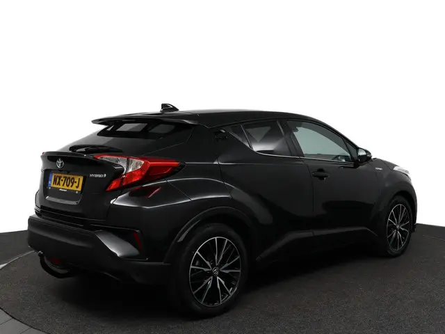 Toyota C-HR 2