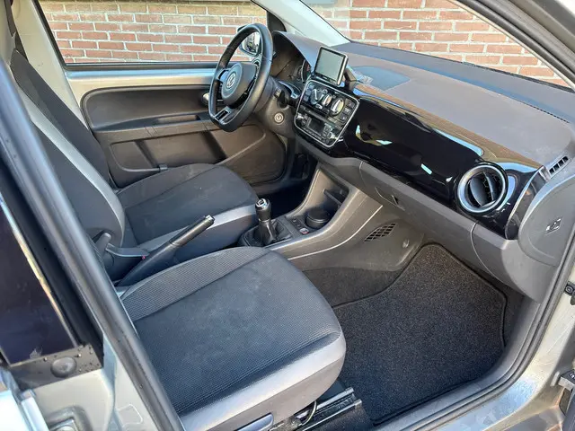 Volkswagen up! 1.0 high up! BlueMotion 2016 Benzine 10