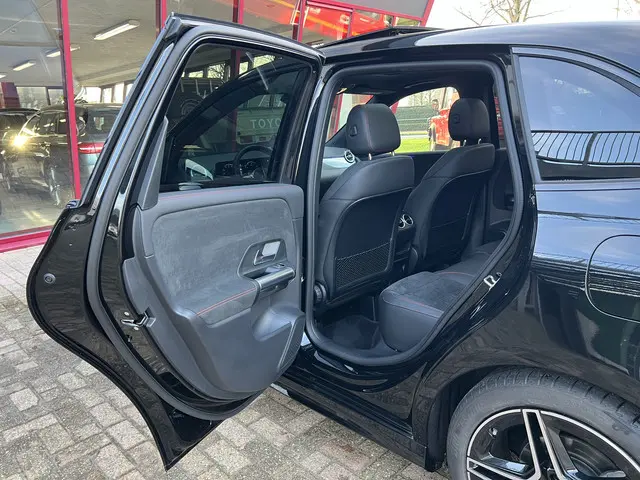 Mercedes-Benz B-Klasse 180 AMG Line 2023 Benzine 16