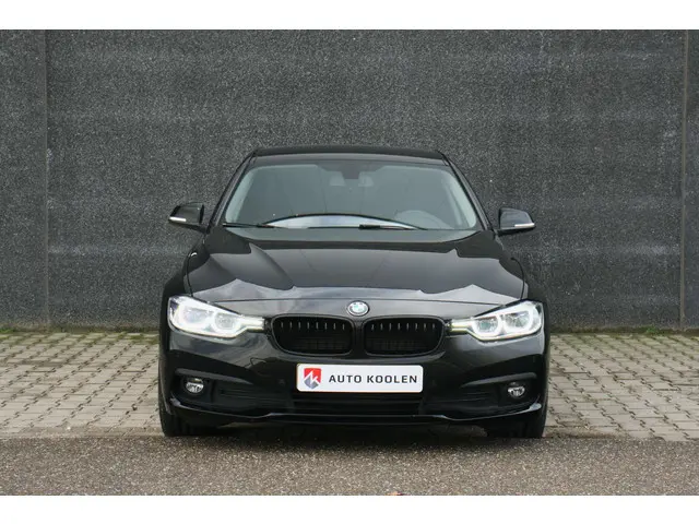 BMW 3 Serie 318i Centennial Executive 2016 Benzine 10