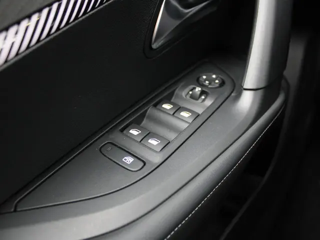 Peugeot 2008 1.2 Hybrid 145 Allure 2025 Hybride Benzine 21