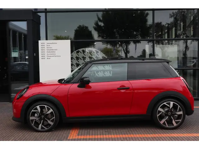MINI 3-Deurs Cooper C 2024 Benzine 4