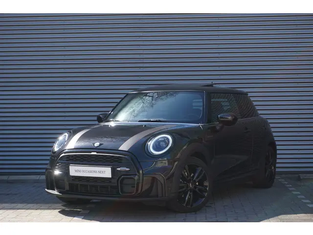 MINI 3-Deurs Cooper 2023 Benzine 33
