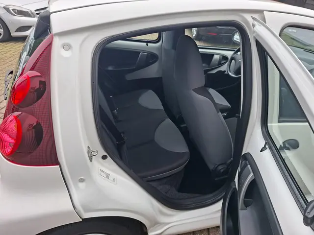 Peugeot 107 1.0 Airco Rijklaar 2012 Benzine 9