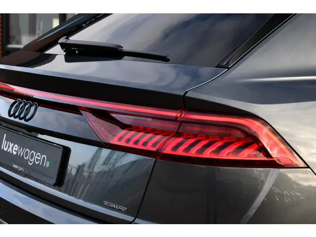 Audi Q8 55 TFSI e quattro S-Line 2022 Hybride Benzine 44