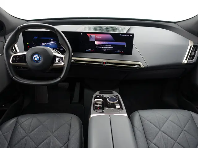 BMW iX xDrive40 M Sport Plus 77 kWh- 2023 Elektrisch 7