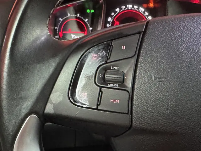 DS DS 5 1.6 THP Business Executive 2016 Benzine 27