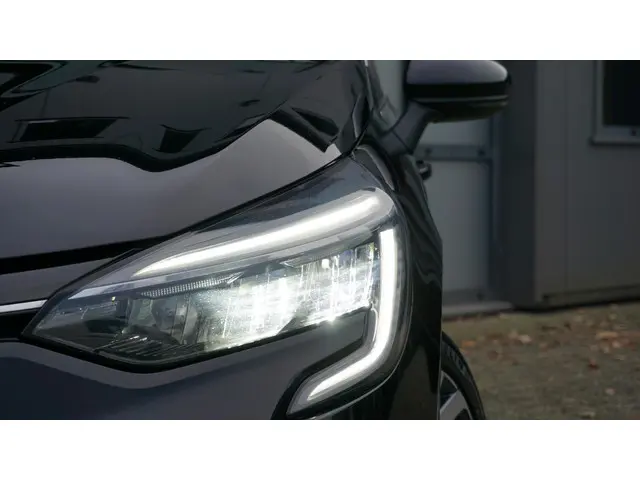 Renault Clio 1.0 TCe 92pk R.S. Line 5Drs 2022 Benzine 34