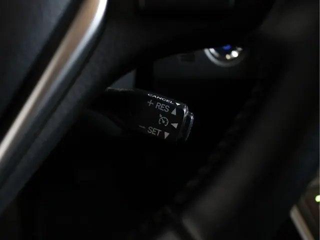 Toyota Auris 1.8 Hybrid Aspiration 2014 Hybride Benzine 14