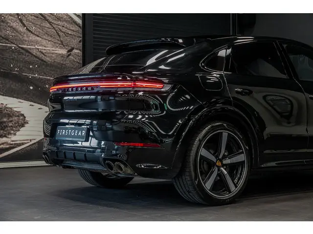 Porsche Cayenne Coupé 3.0 E-Hybrid 2024 Hybride Benzine 10