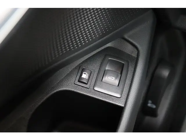 BMW 3 Serie 320e 2025 Hybride Benzine 31