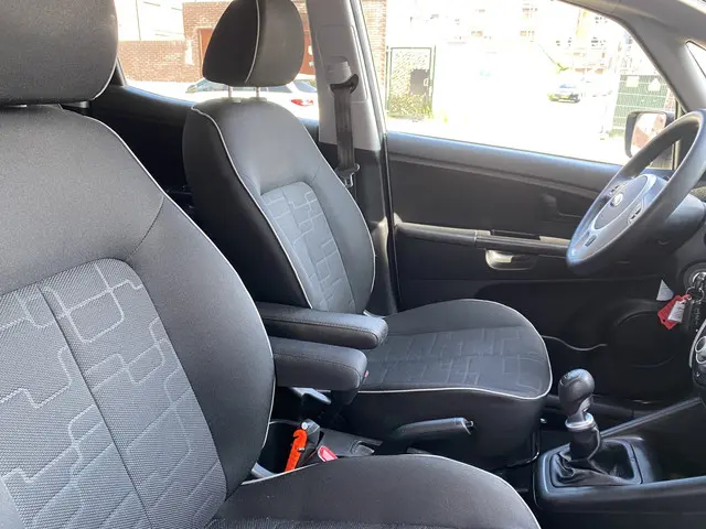 Kia Venga 1.4 CVVT Plus Pack 2013 Benzine 8