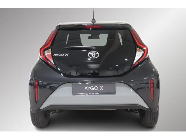 Toyota Aygo X 1.0 VVT-i Envy, 2024 Benzine 4
