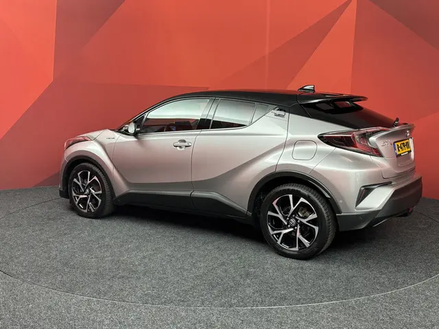 Toyota C-HR 1.8 Hybrid Bi-Tone 2018 Hybride Benzine 21