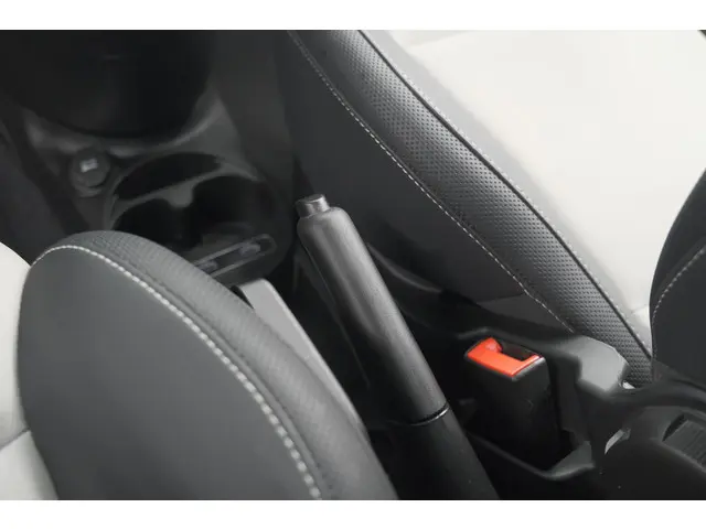 Fiat 500 1.0 Hybrid Dolcevita 2022 Benzine 36