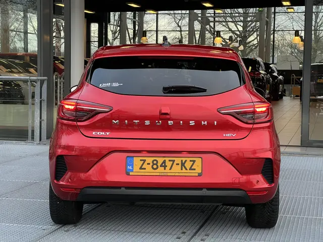 Mitsubishi Colt 1.6 HEV Intense 2024 Hybride Benzine 18