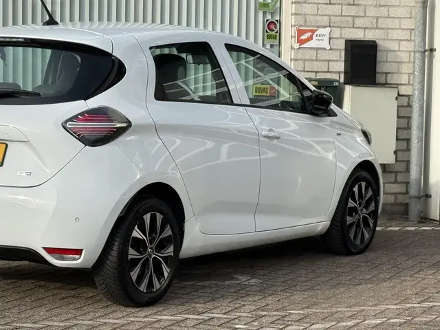Renault ZOE R135 Limited 52 kWh 2021 Elektrisch 28