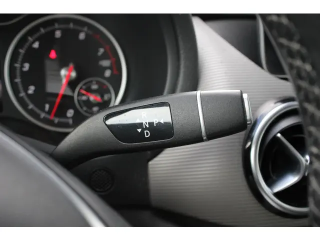 Mercedes-Benz B-Klasse 180 Ambition 2018 Benzine 26