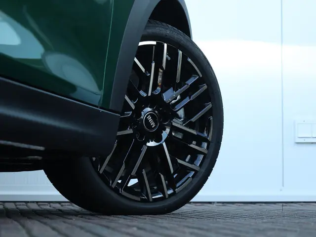 MINI 5-Deurs Mini 1.5 Cooper C Favoured L 2025 Benzine 4