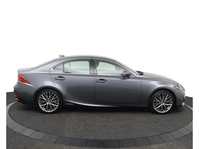 Lexus IS 300h Luxury Line 2018 Hybride Benzine 13