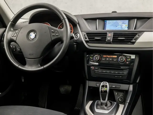 BMW X1 sDrive20i High Executive 2015 Benzine 7