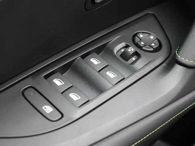 Peugeot 2008 1.2 Hybrid 145 GT 2026 Hybride Benzine 31