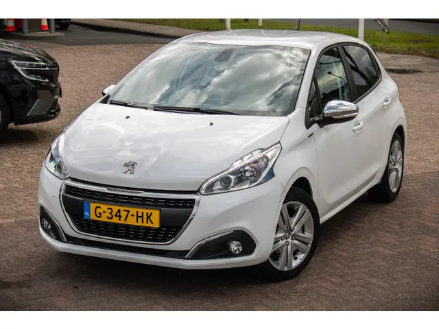 Peugeot 208 1.2 PureTech Signature 2019 Benzine 3