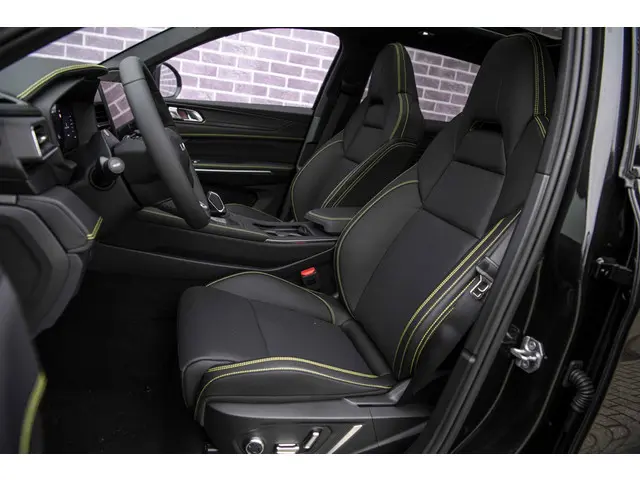 Lynk & Co 01 1.5 More Plug-in Hybrid 2025 Hybride Benzine 31