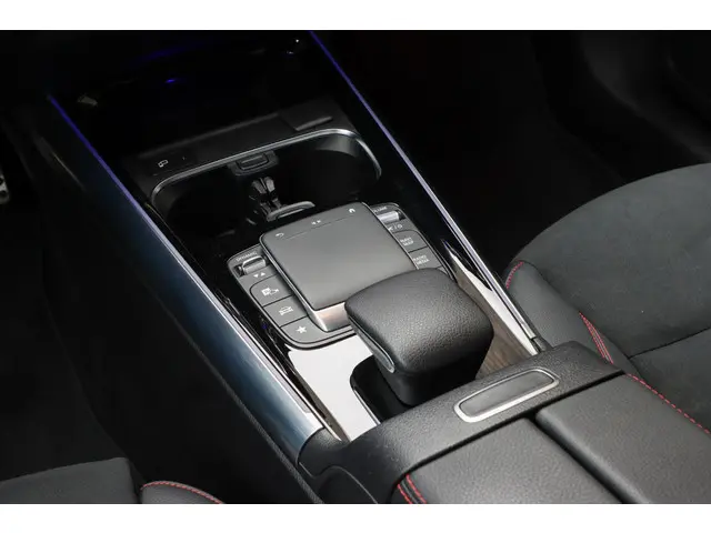 Mercedes-Benz GLA 250 e AMG Line 2022 Hybride Benzine 45