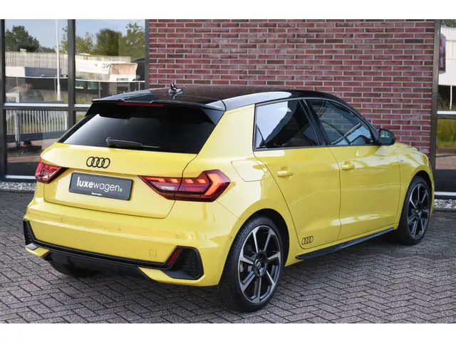 Audi A1 Sportback 30 TFSI S-Edition 2019 Benzine 44