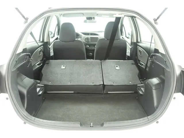 Toyota Yaris 1.5 Hybrid Energy 2018 Hybride Benzine 26