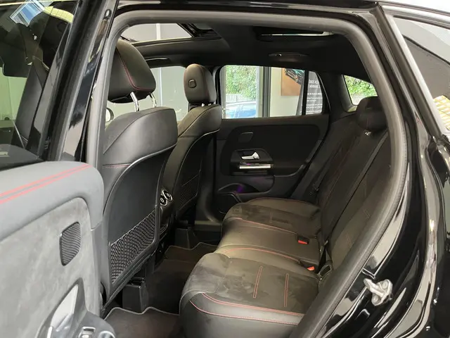 Mercedes-Benz GLA 250 e AMG Line 2020 Hybride Benzine 19