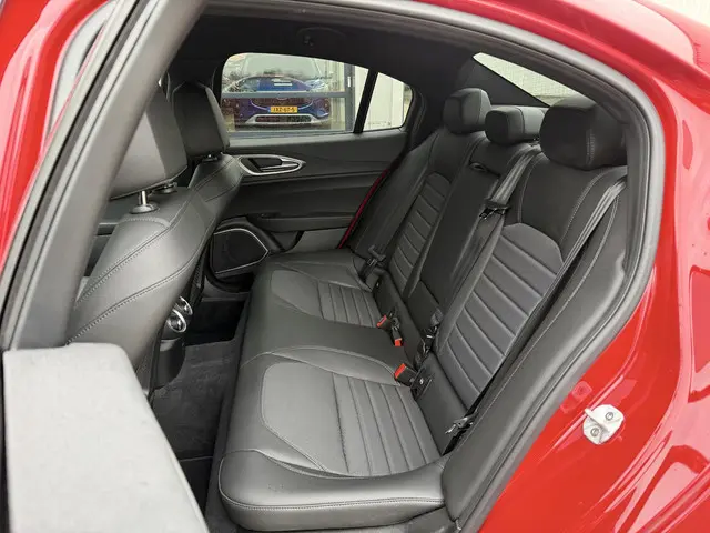 Alfa Romeo Giulia 2.0T Sprint 2022 Benzine 42