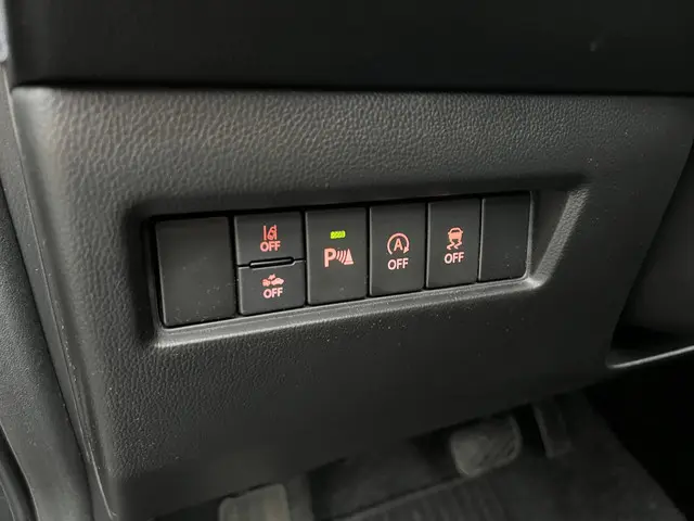 Suzuki Swift 1.2 Style Smart Hybrid 2022 Benzine 32