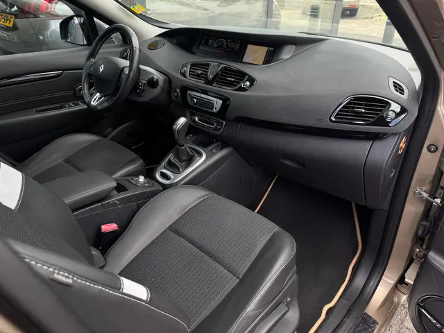 Renault Scénic 2.0 Bose Automaat | Pano. 2013 Benzine 16