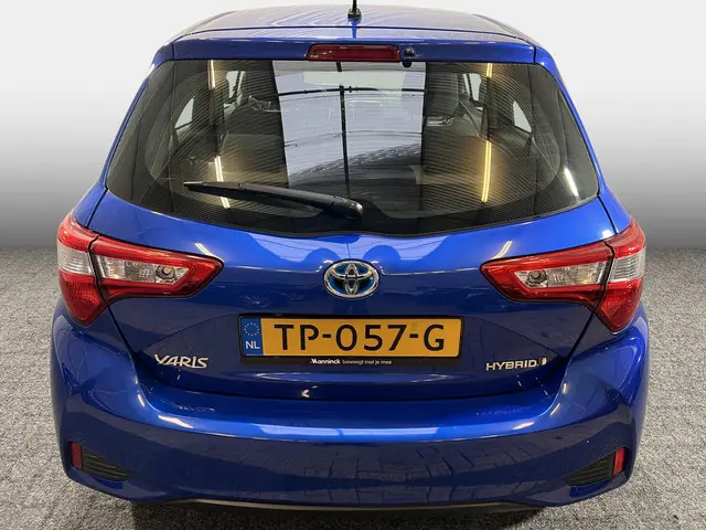 Toyota Yaris 1.5 Hybrid Design 2017 Hybride Benzine 9