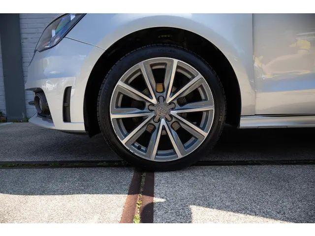 Audi A1 Sportback 1.2 TFSI Admired 2013 Benzine 14