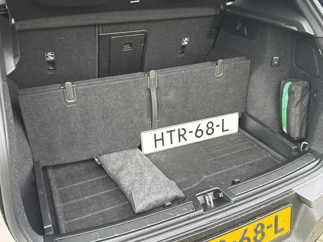 Volvo XC40 2.0 B4 Plus Dark 2025 Benzine 26