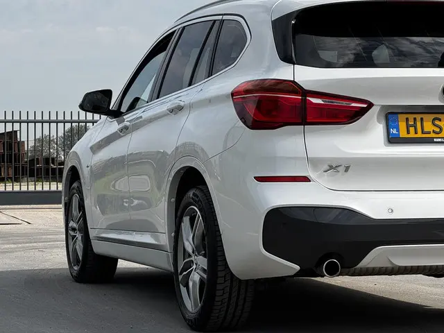 BMW X1 sDrive20i Executive 2018 Benzine 12