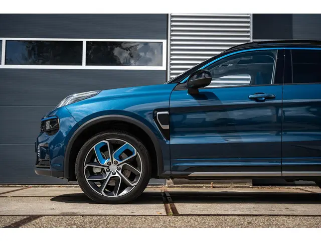 Lynk & Co 01 1.5 2024 Hybride Benzine 7
