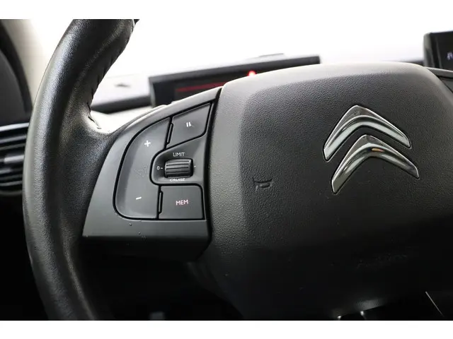 Citroën C4 Cactus 1.2 PureTech Shine 2019 Benzine 18